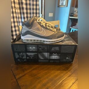 The Nike Air Max LeBron 7 Cool Grey Size 10